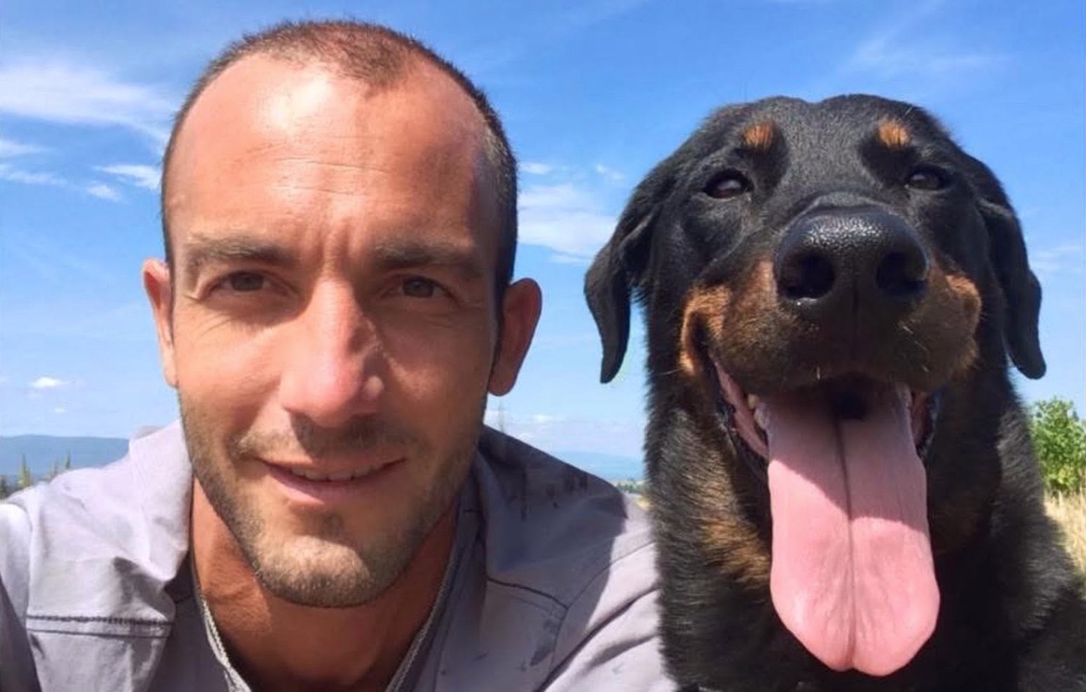 Stéphane avec son chien.